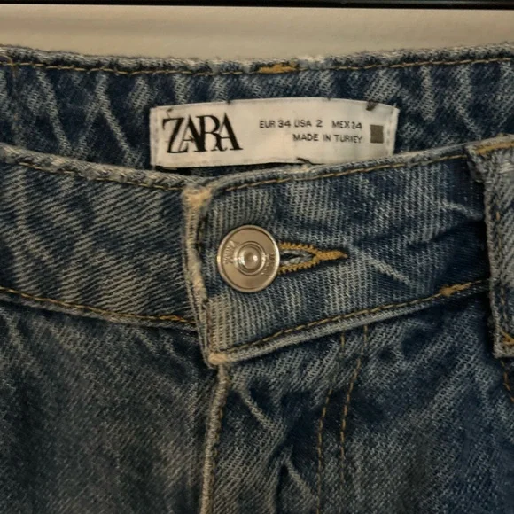 ZARA High Rise Straight Leg Ankle Length Rae Hem Jeans in Medium Wash Blue XS - Picture 4 of 9
